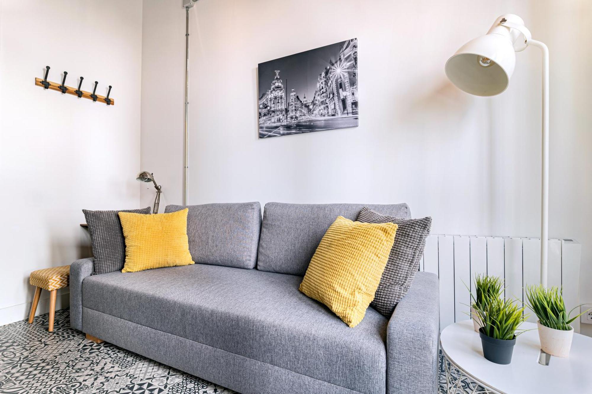 Vintage Apartment Near Puerta Del Sol Madrid Exteriör bild